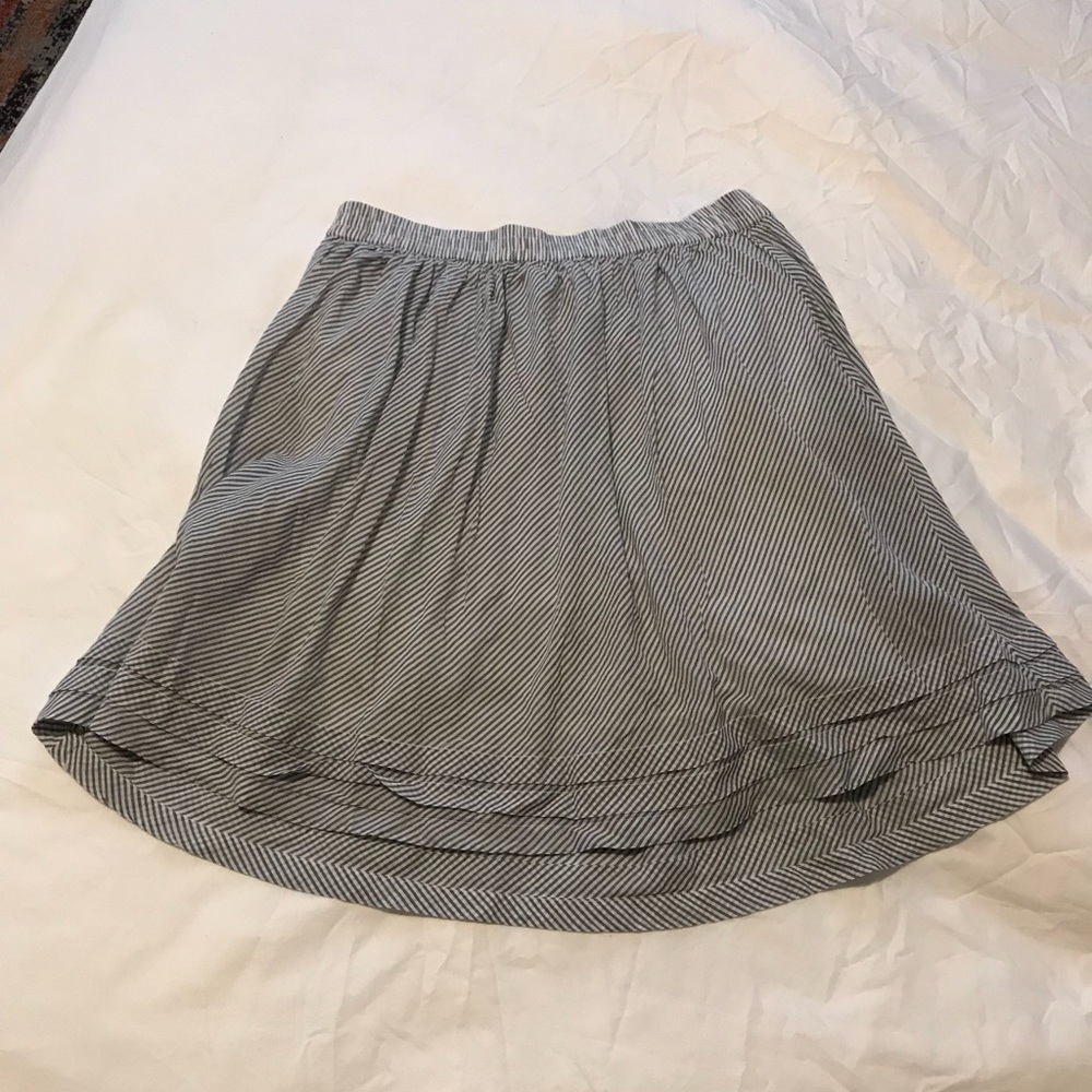 Gap skirt
